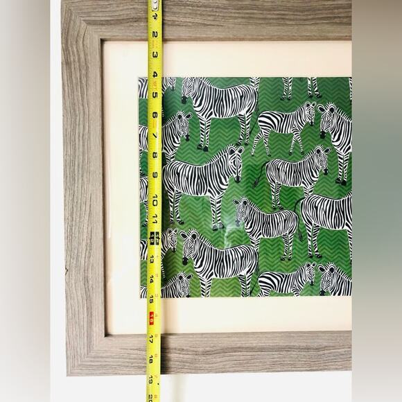 VINTAGE Light Faux Wood Frame Green Zebra Art Print Matted Artwork Wall Decor - Picture 4 of 4
